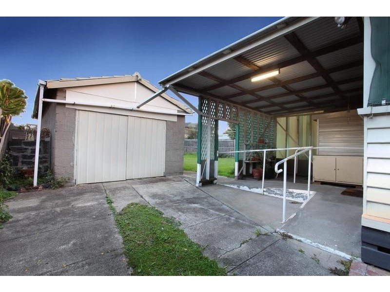 15 Dunedin Street, Maidstone VIC 3012