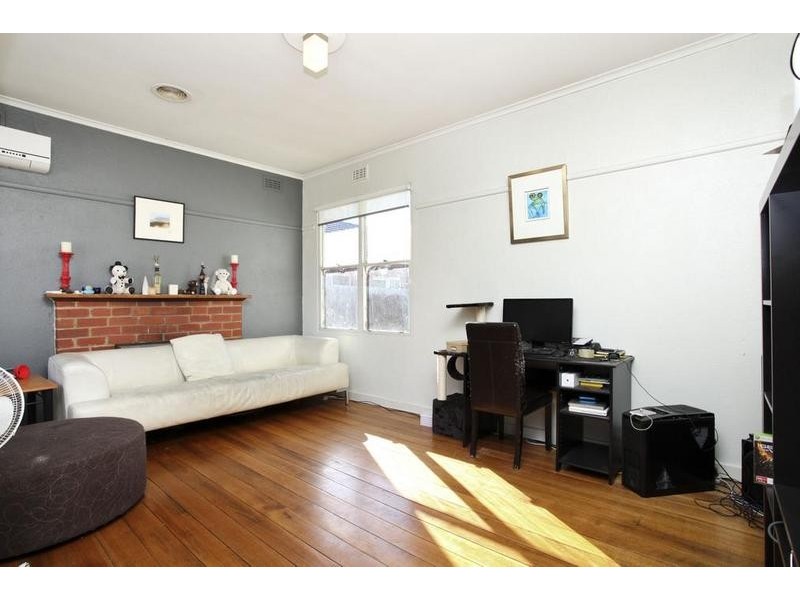 4 Omar Street, Maidstone VIC 3012