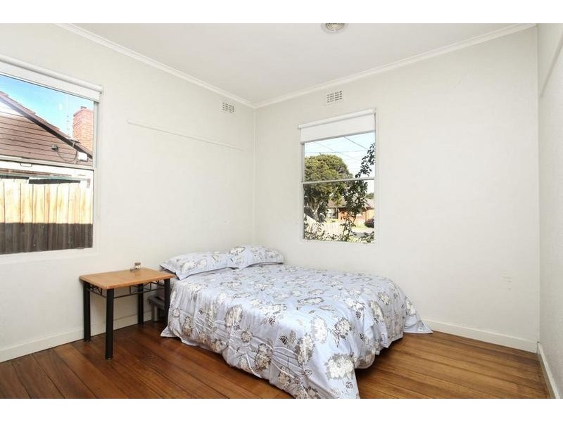 4 Omar Street, Maidstone VIC 3012