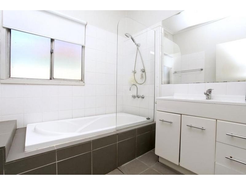 4 Omar Street, Maidstone VIC 3012