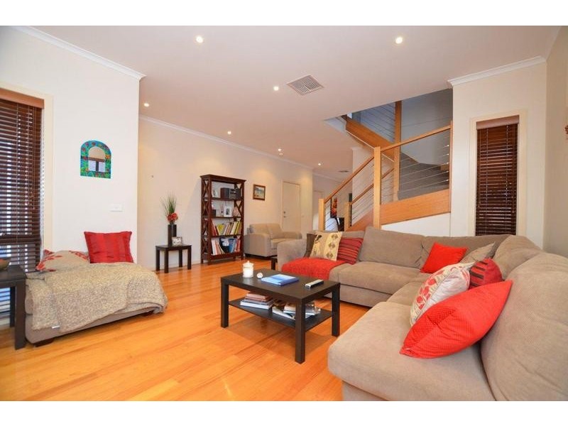 2/53 Kyle Road, Altona North VIC 3025