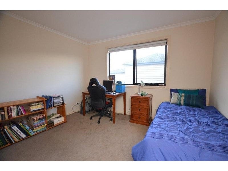 2/53 Kyle Road, Altona North VIC 3025