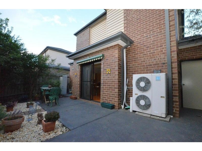 2/53 Kyle Road, Altona North VIC 3025