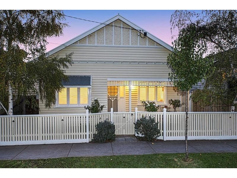 62 Queensville Street, Kingsville VIC 3012