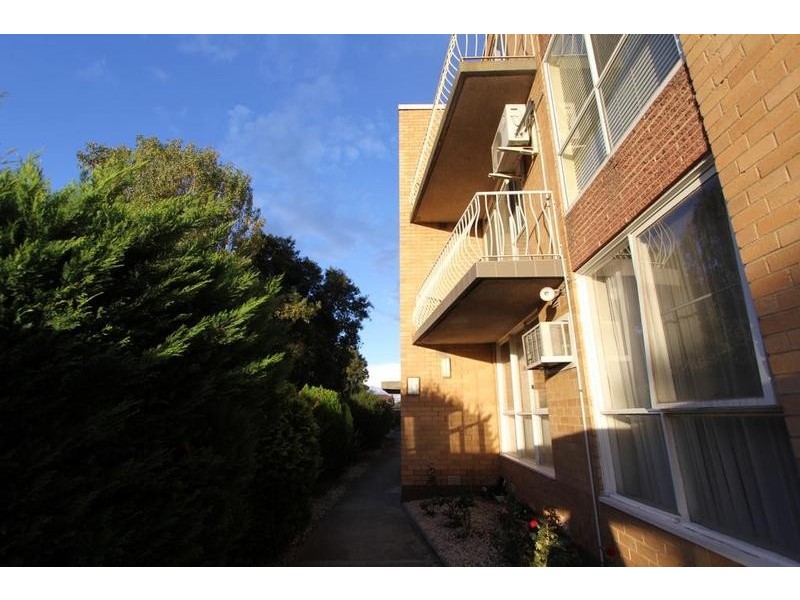 4/3 Lewis Street, Kingsville VIC 3012