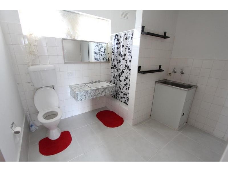 4/3 Lewis Street, Kingsville VIC 3012