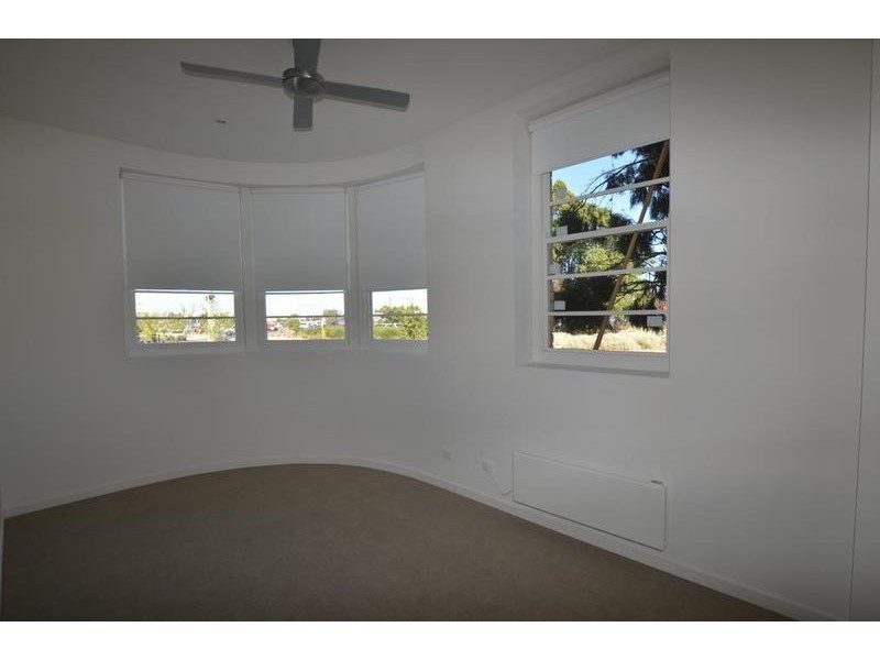 5/64 Cross Street, Footscray VIC 3011