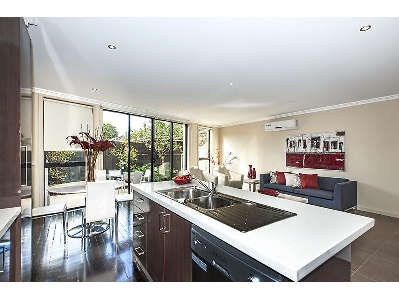 9/38 Geelong Road, Footscray VIC 3011