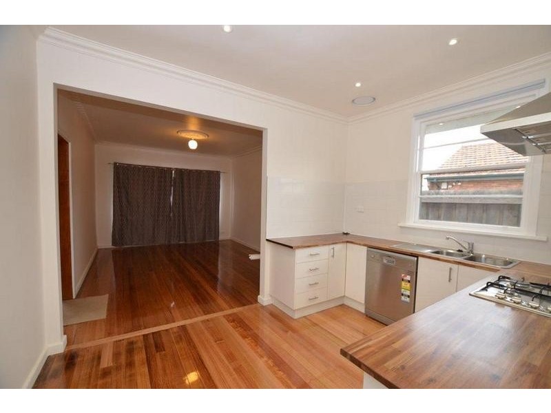 2 Burns Street, Maidstone VIC 3012