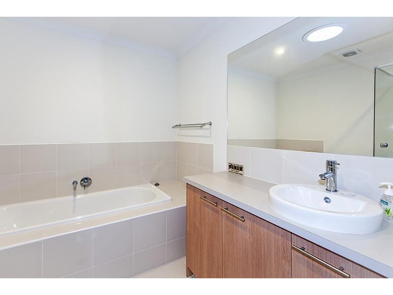 60 McDougall Drive, Footscray VIC 3011