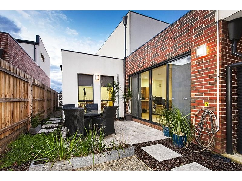 60 McDougall Drive, Footscray VIC 3011