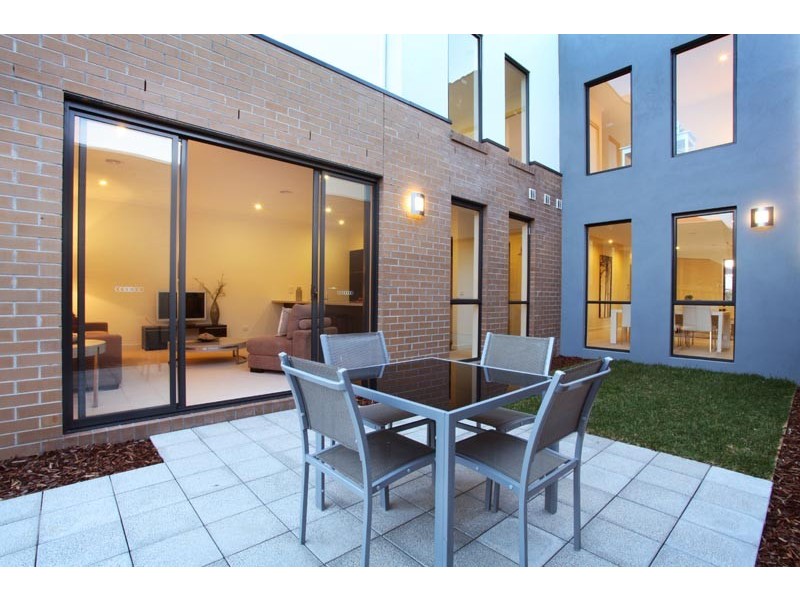 8 Beame Street, Footscray VIC 3011