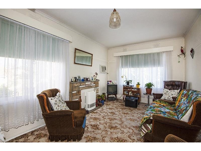 12 Winston Street, Maidstone VIC 3012