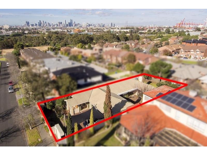 15 Ballarat Road, Footscray VIC 3011