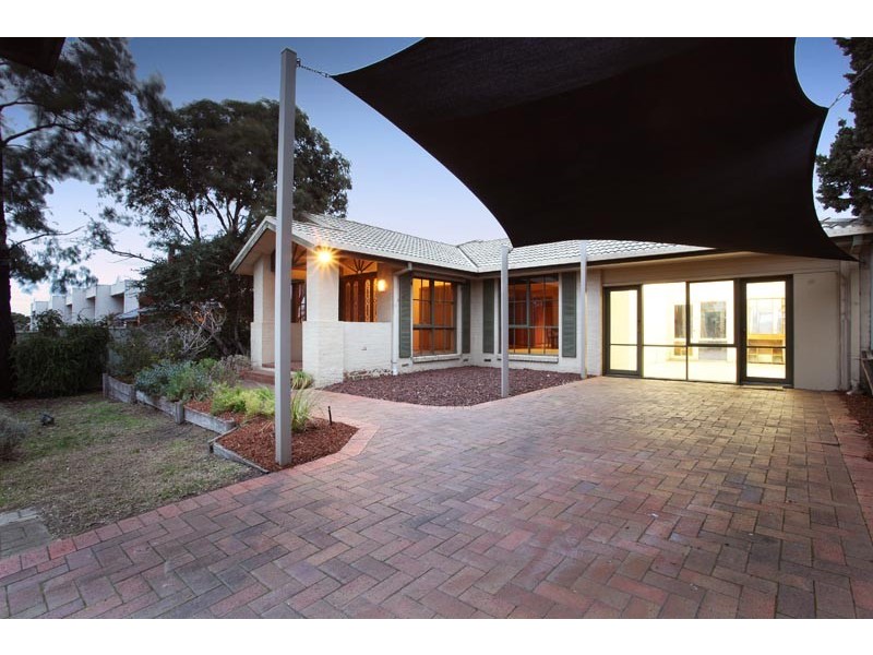 15 Ballarat Road, Footscray VIC 3011