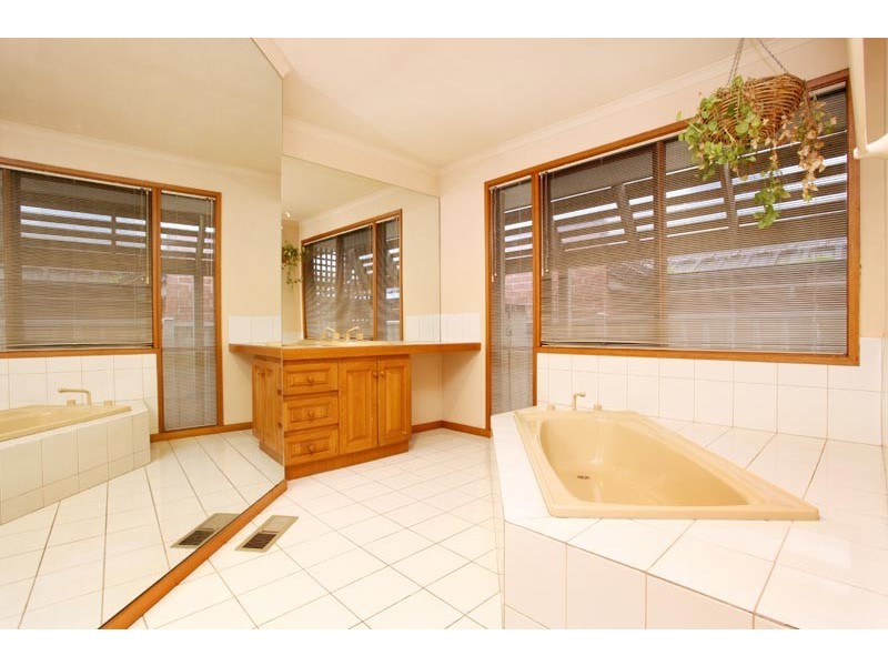 15 Ballarat Road, Footscray VIC 3011