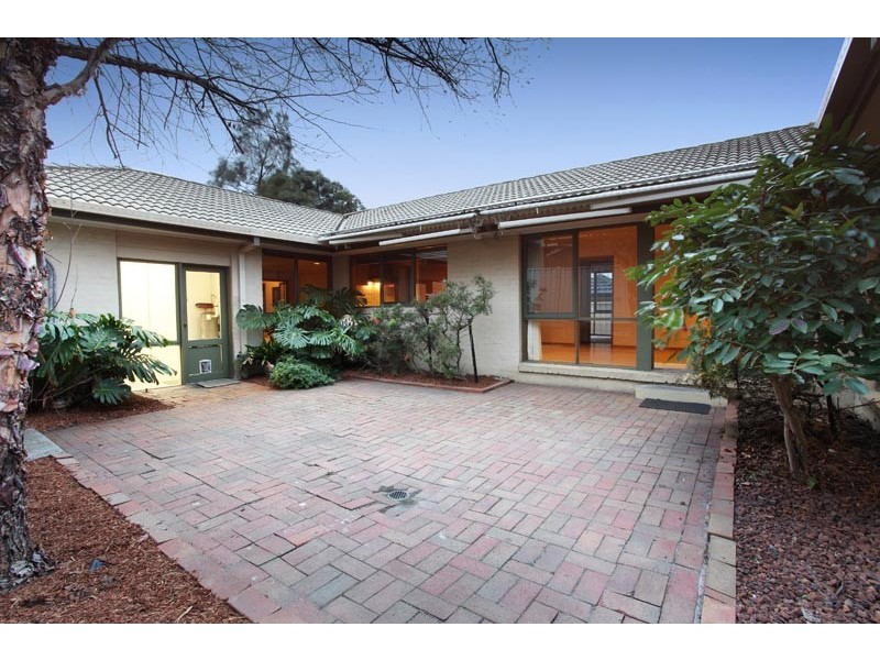 15 Ballarat Road, Footscray VIC 3011