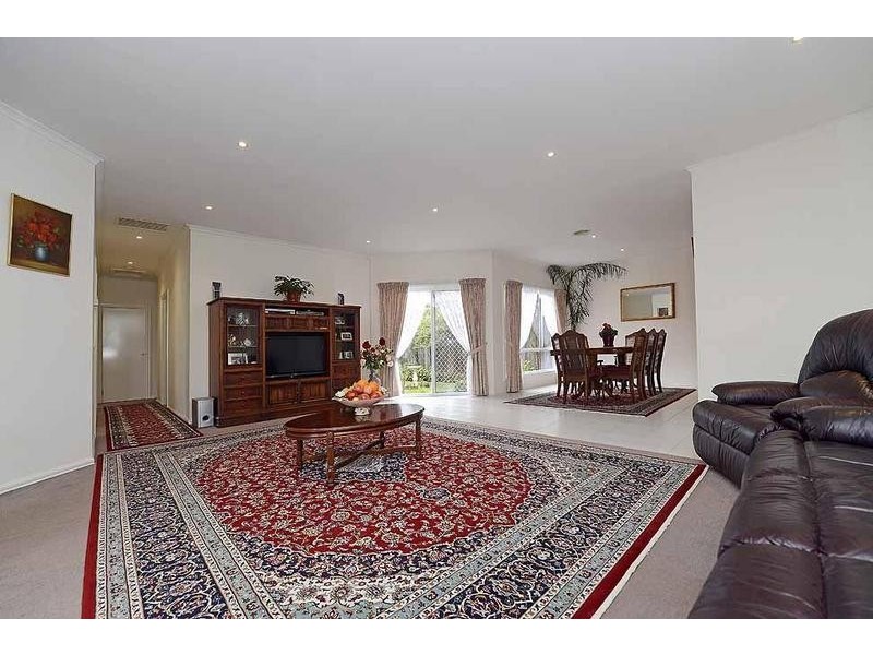 6 Eva Street, Sunshine West VIC 3020