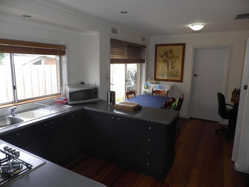 2/145 Essex Street, West Footscray VIC 3012