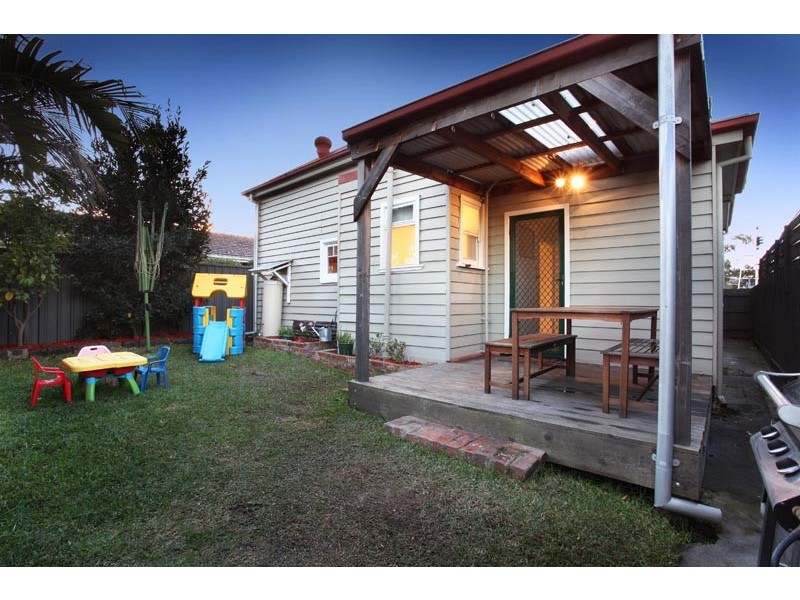 215 Buckley Street, Seddon VIC 3011