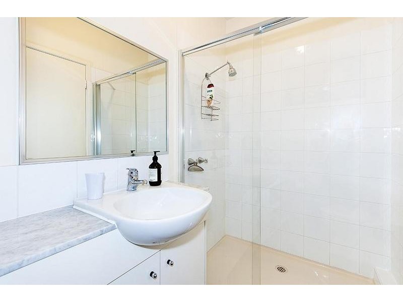 8 Levien Lane, Footscray VIC 3011