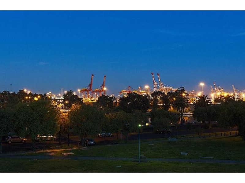 8 Levien Lane, Footscray VIC 3011