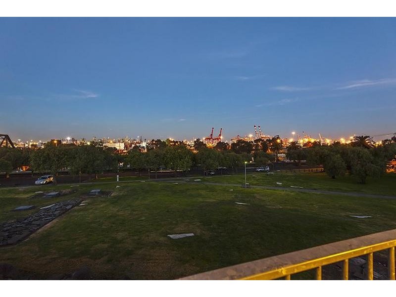 8 Levien Lane, Footscray VIC 3011