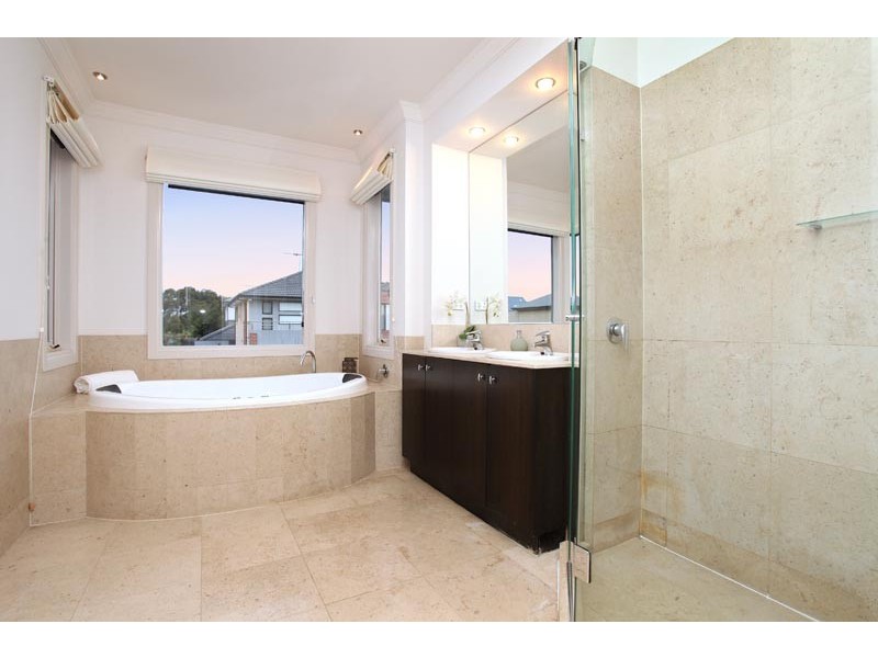 11 Skyline Drive, Maribyrnong VIC 3032
