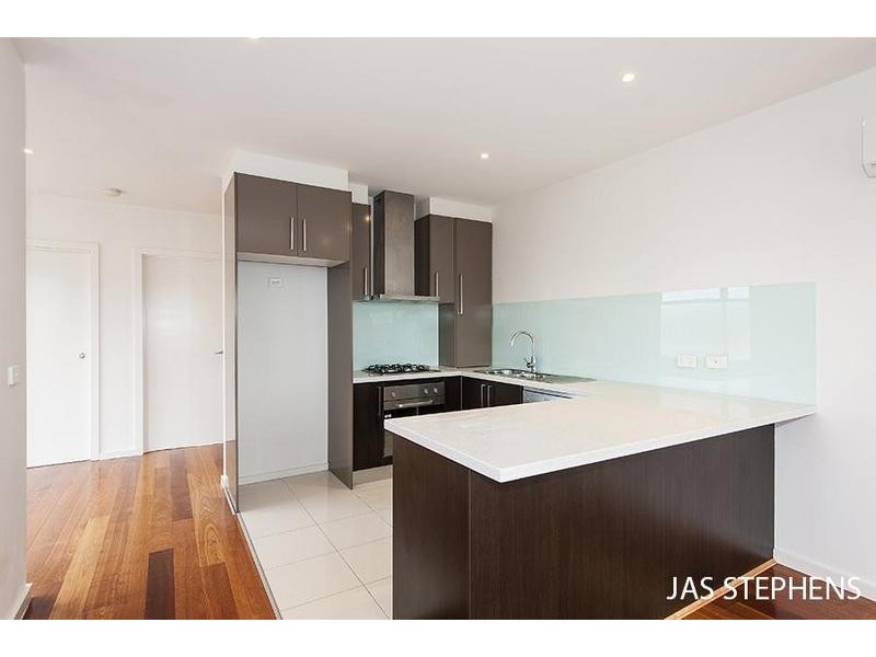 5 Desmond Street, Maidstone VIC 3012