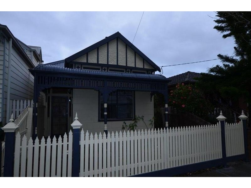 19 Hamilton Street, Seddon VIC 3011