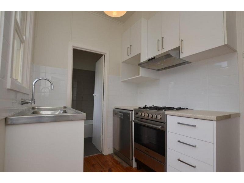 19 Hamilton Street, Seddon VIC 3011