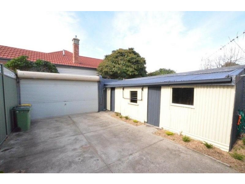 19 Hamilton Street, Seddon VIC 3011
