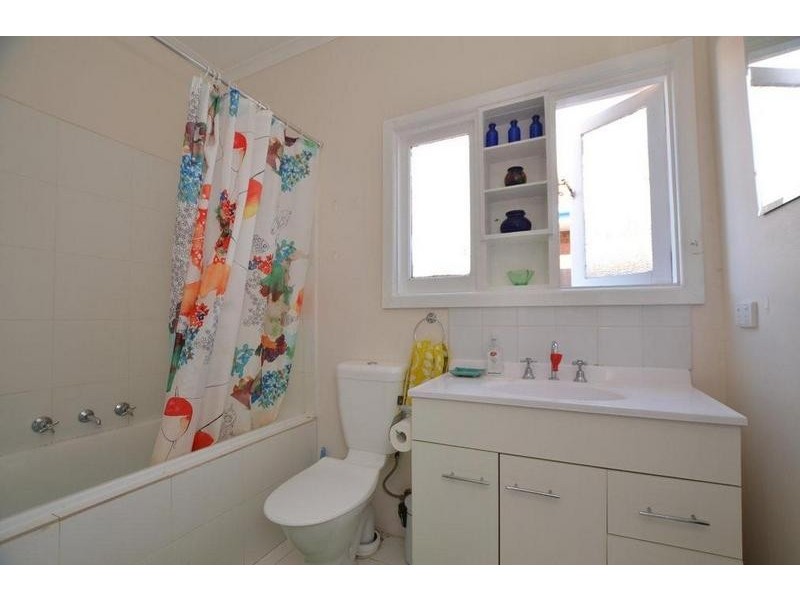 1/6 Farnsworth Street, Sunshine VIC 3020