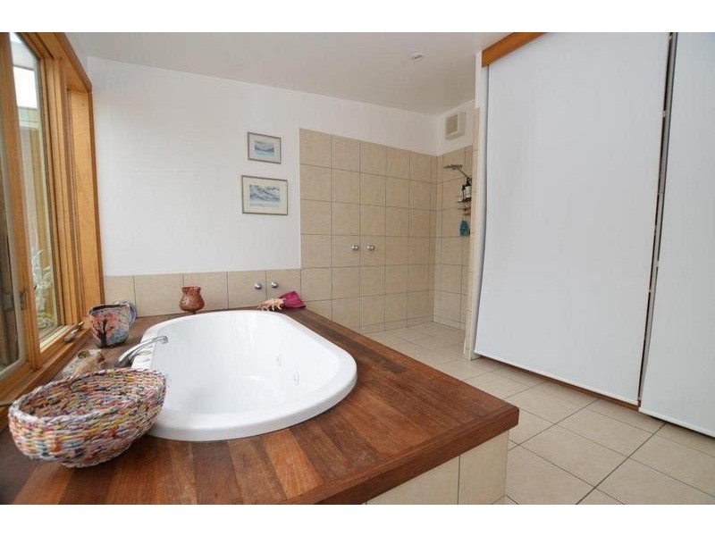 18 Bena Street, Yarraville VIC 3013