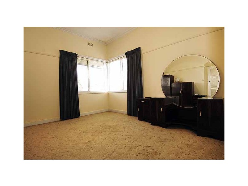 25 Lindenow Street, Maidstone VIC 3012