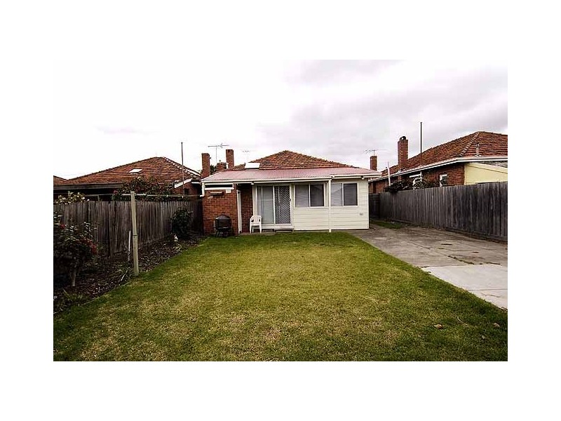 25 Lindenow Street, Maidstone VIC 3012