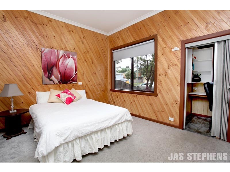 13 Leith Avenue, Sunshine VIC 3020