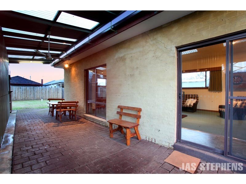 13 Leith Avenue, Sunshine VIC 3020