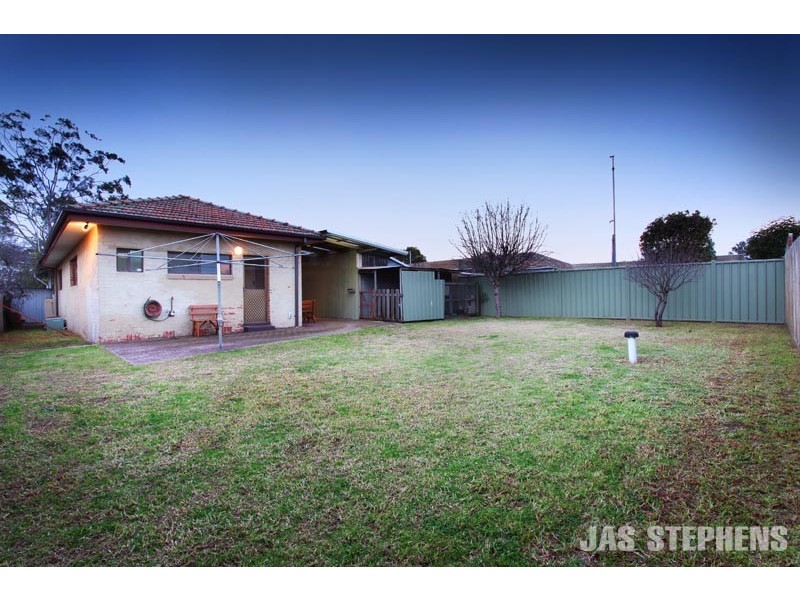 13 Leith Avenue, Sunshine VIC 3020