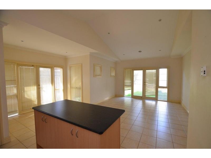 4/39 Stephenson Street, Spotswood VIC 3015