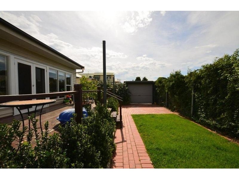 27 Wales Street, Kingsville VIC 3012