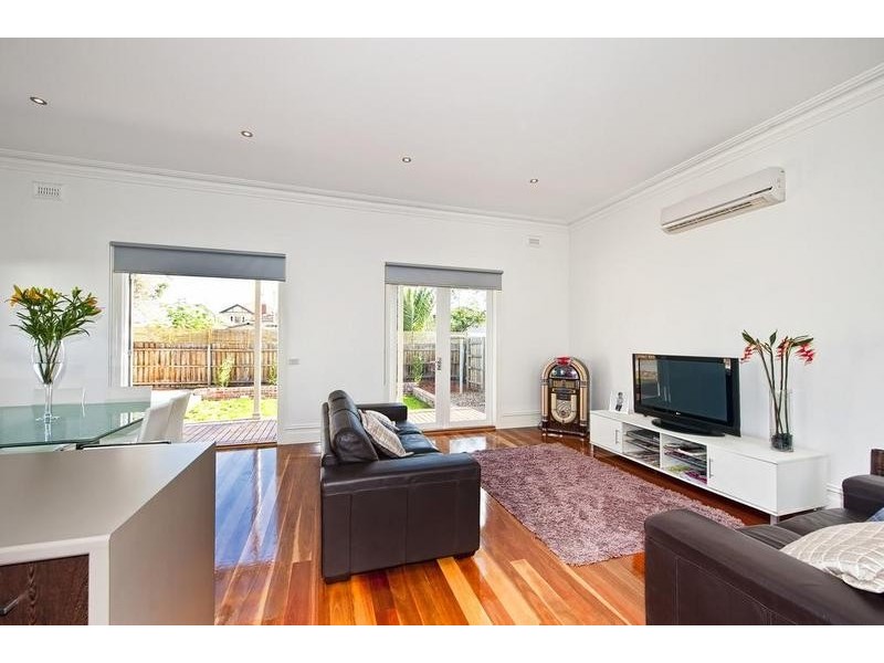 8 Barton Street, West Footscray VIC 3012