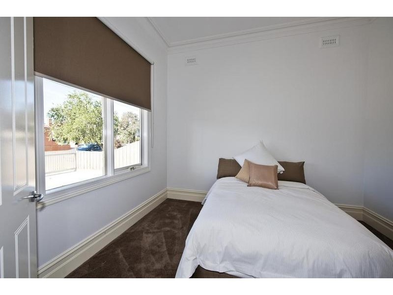 8 Barton Street, West Footscray VIC 3012