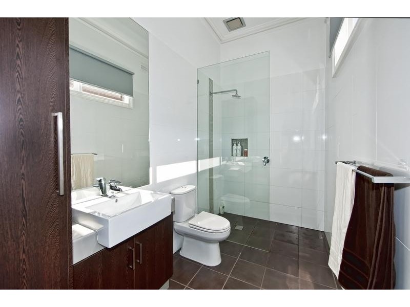8 Barton Street, West Footscray VIC 3012