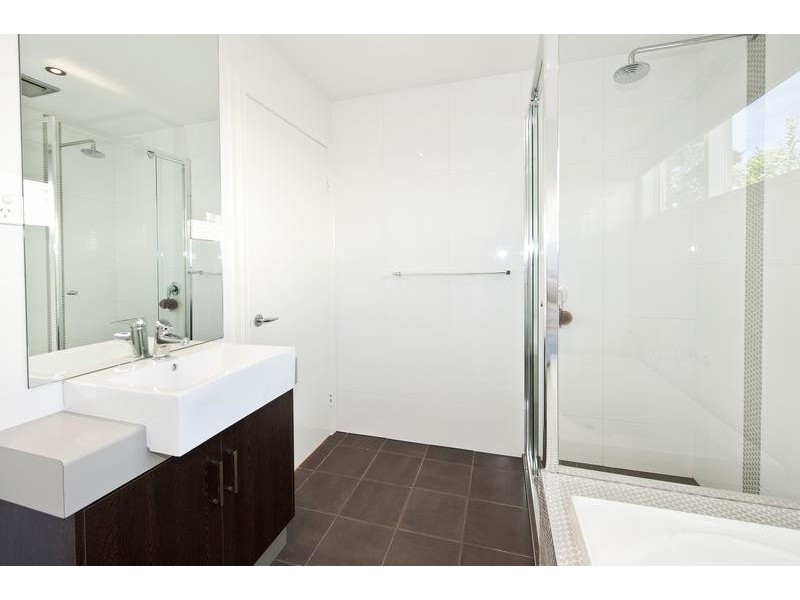 8 Barton Street, West Footscray VIC 3012