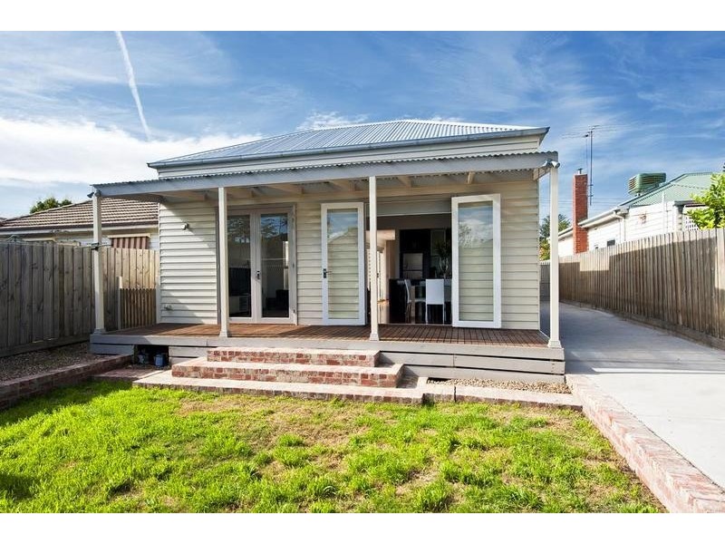 8 Barton Street, West Footscray VIC 3012