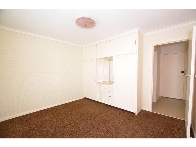1/68 Pentland Parade, Seddon VIC 3011