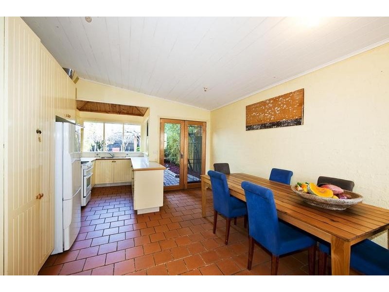 18 James Street, Seddon VIC 3011