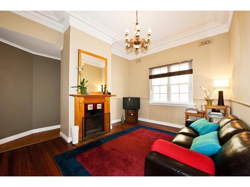 18 James Street, Seddon VIC 3011