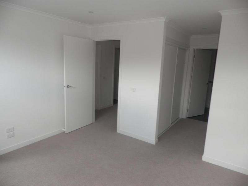31 Warleigh Road, Footscray VIC 3011